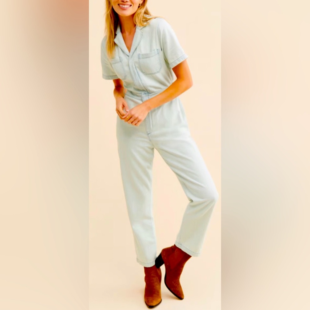 Boyish denim jumpsuit/ romper/ overalls. Short sleeve straight leg. Light blue S